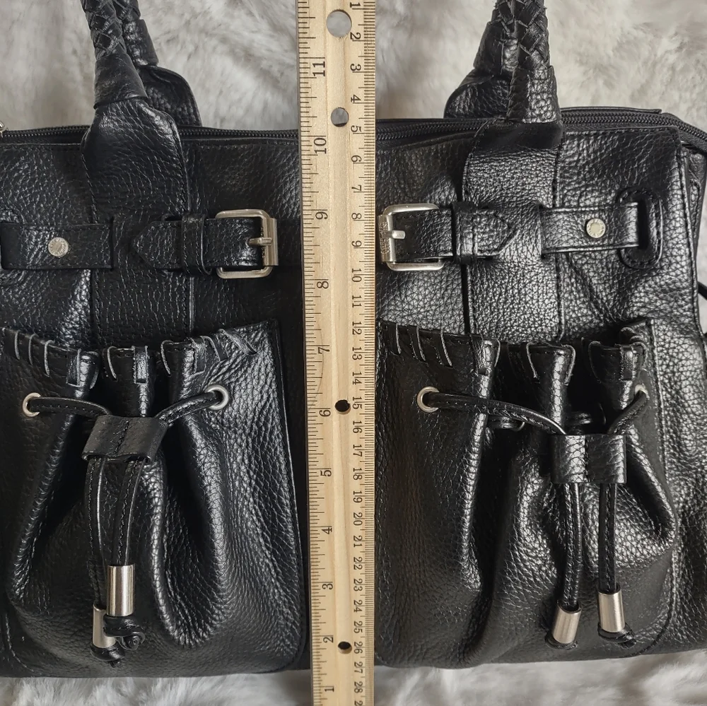 Adrienne Vittadini Handbag Black. - Picture 3 of 16